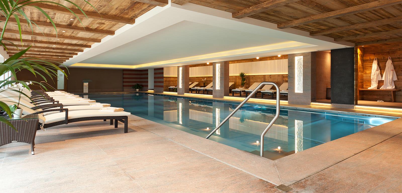 Piscina coperta al Wellnesshotel Val Venosta - Hotel Watles Alto Adige