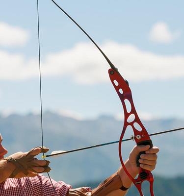 Zielen beim Bogenschießen Südtirol - Bogensport Hotel Watles